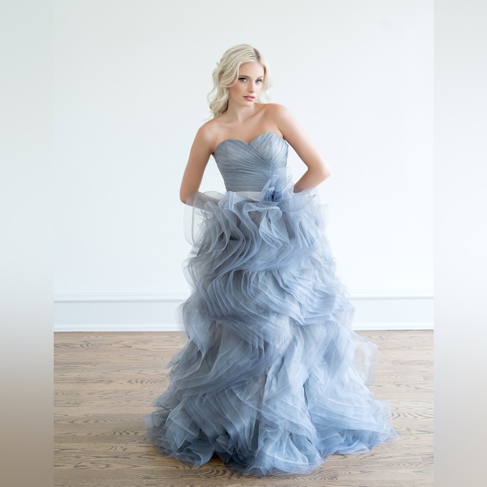 Gray Ruffle Sweetheart Dress